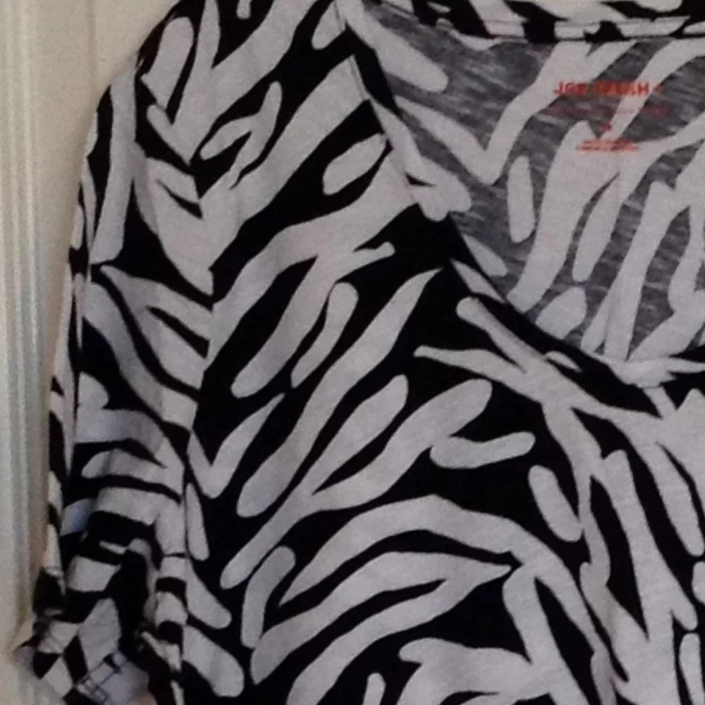 Joe Fresh Short Sleeve Top T-Shirt Size 1X Black White Zebra Print 100% Cotton - Picture 2 of 6